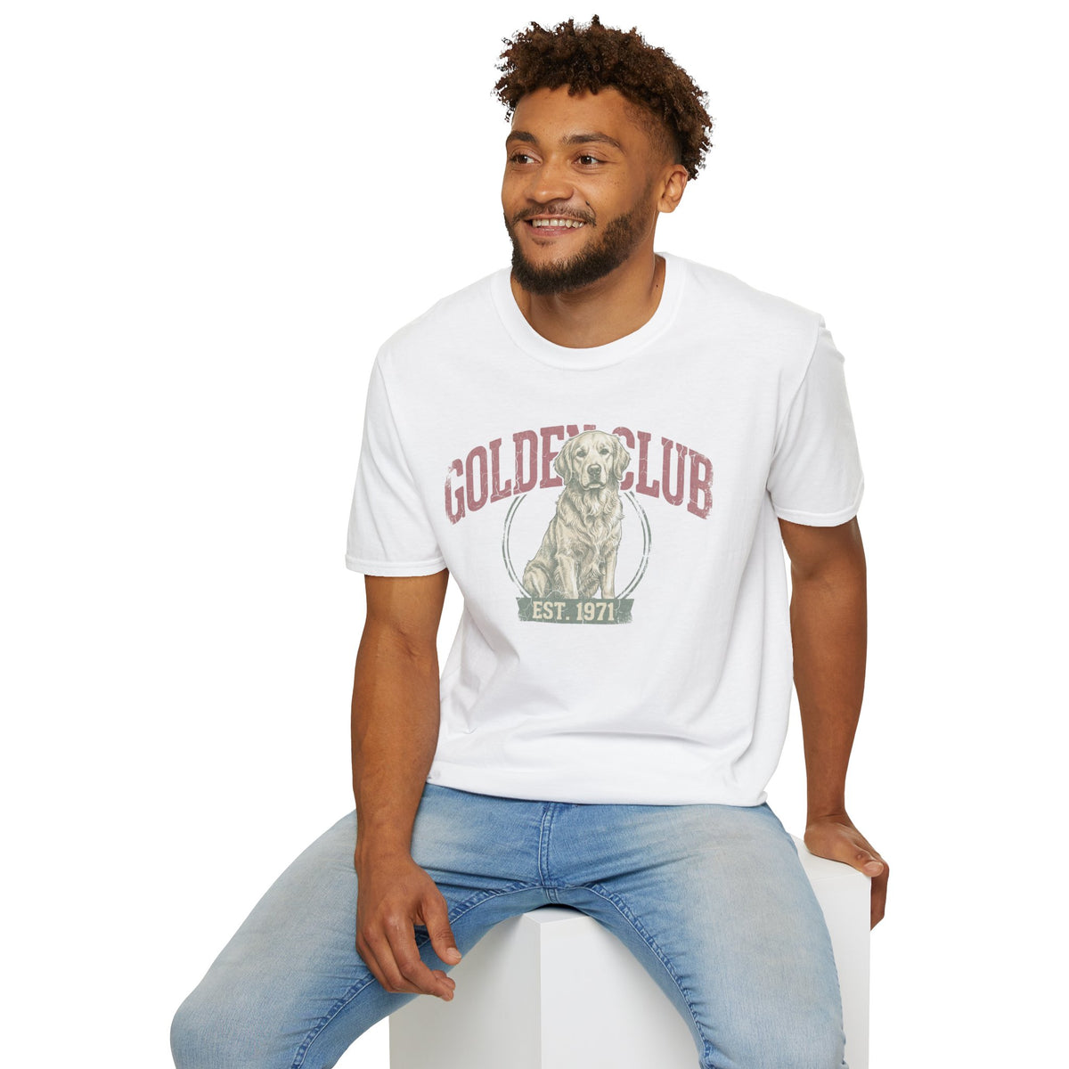 Golden Club T‑Shirt — Vintage Labrador Graphic Tee (Est. 1971)